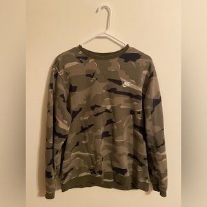 Nike Camo Crewneck Size XL (runs smaller! M/L)